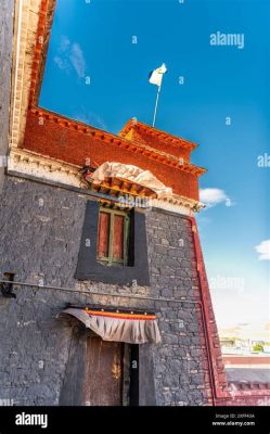  Sakya Monastery: An Architectural Marvel and Spiritual Oasis!