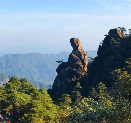  Sanjingshan Scenic Area: An Oasis of Tranquility Amidst Dramatic Peaks and Ancient History!